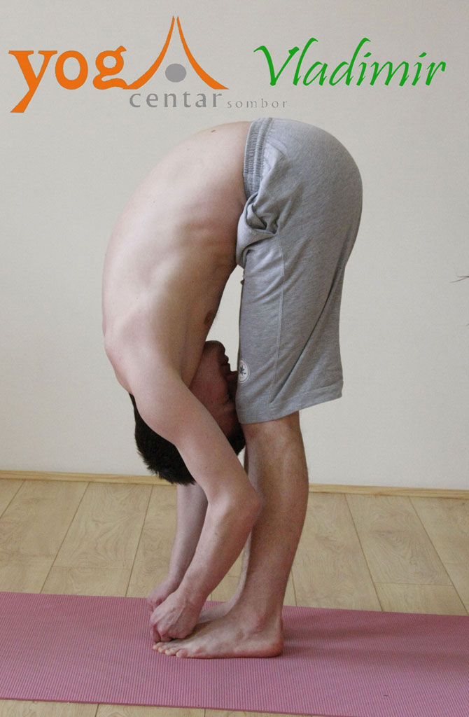 Joga-polozaji-Savijanje-napred-(Uttanasana)-Vladimir